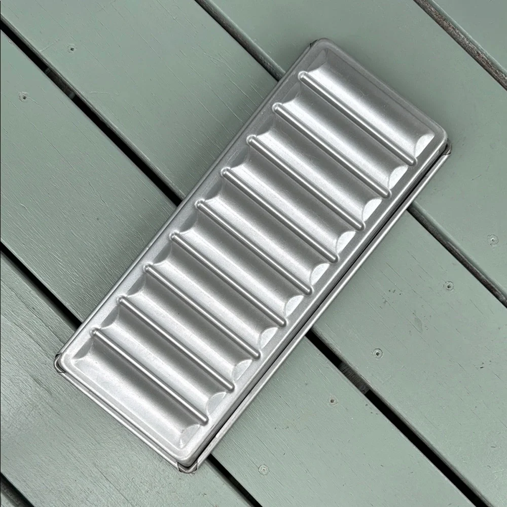 Hot Dog Bun Baking Tray - Picture 3 of 3